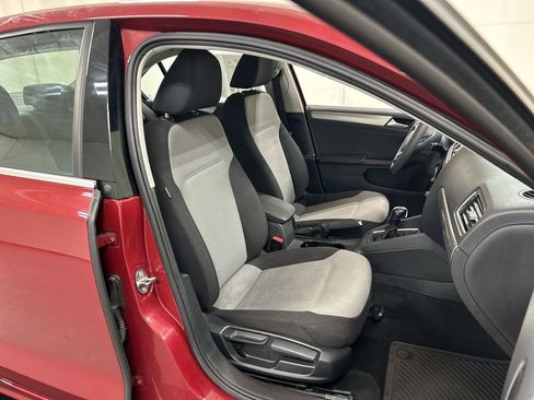 Used 2017 Volkswagen Jetta S image 22