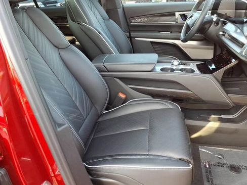 Used 2026 Cadillac Vistiq Platinum w/ LPO, Floor Liner Package AWD/4WD image 23