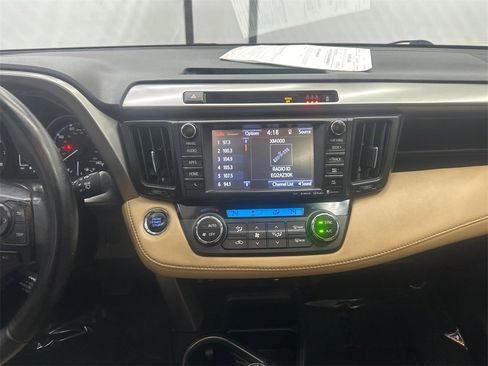 Used 2017 Toyota RAV4 XLE image 31