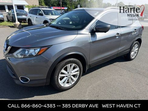 Used 2017 Nissan Rogue Sport SV w/ SV Premium Package AWD/4WD image 4