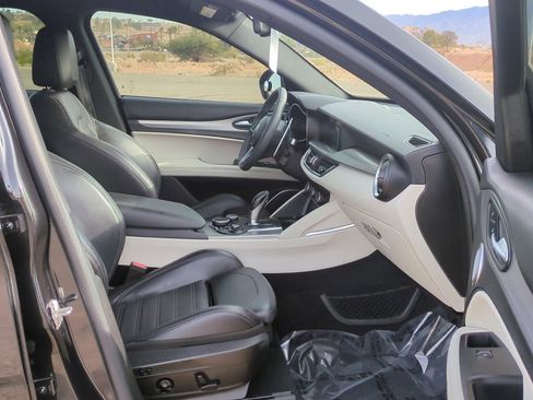 Used 2019 Alfa Romeo Stelvio Ti Sport w/ Quick Order Package 22S Sport image 30