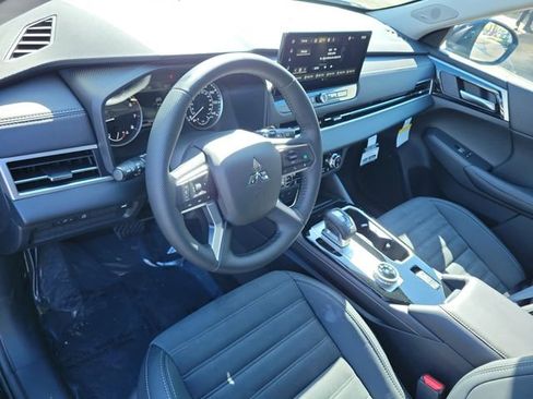 New 2026 Mitsubishi Outlander SE image 20