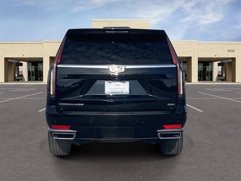 Used 2022 Cadillac Escalade Premium Luxury w/ Performance Package image 6