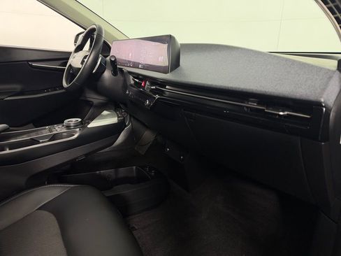 Used 2024 Kia EV6 Light AWD/4WD image 30
