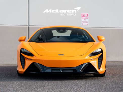 New 2026 McLaren Artura image 10