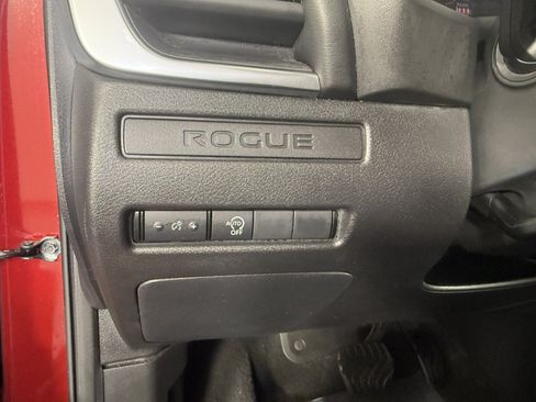 Used 2023 Nissan Rogue S AWD/4WD image 21