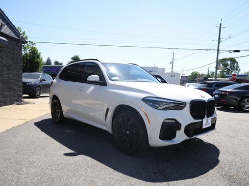 Used 2021 BMW X5 xDrive40i w/ M Sport Package AWD/4WD image 3