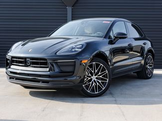 Certified 2025 Porsche Macan video 1