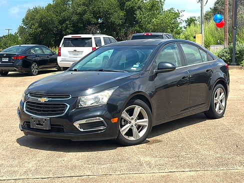 Used 2015 Chevrolet Cruze LT FWD image 2
