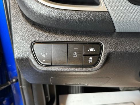 Used 2023 Kia Seltos LX image 16