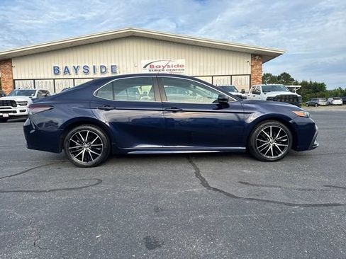 Used 2021 Toyota Camry SE FWD image 6