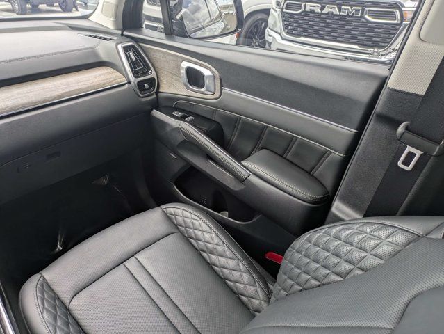 Used 2023 Kia Sorento SX Prestige AWD/4WD image 18
