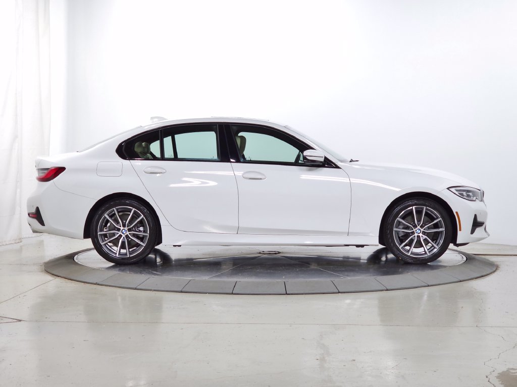 Used 2022 BMW 330i xDrive Sedan w/ Driving Assistance Package AWD/4WD image 8