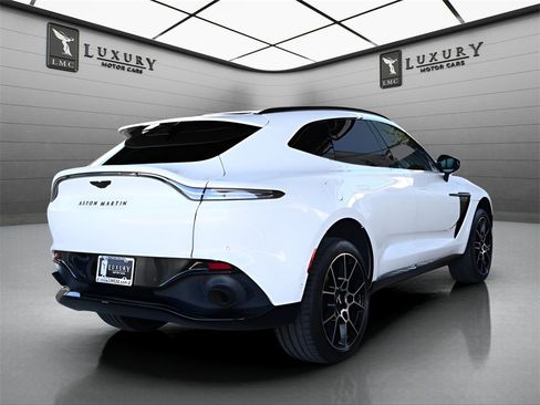 Used 2021 Aston Martin DBX image 7