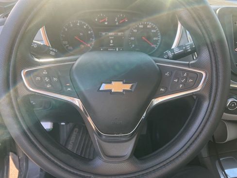 Used 2021 Chevrolet Equinox LS w/ LS Convenience Package image 17