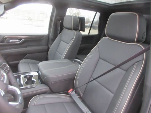 New 2026 GMC Yukon Elevation w/ Elevation Premium Package image 12