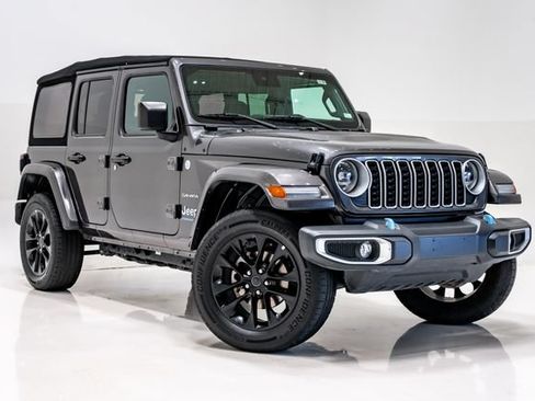 Used 2024 Jeep Wrangler Unlimited Sahara AWD/4WD image 5