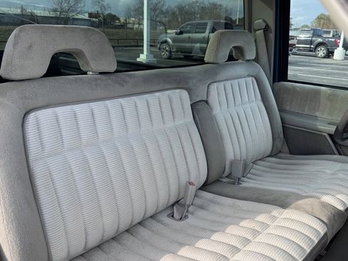 Used 1994 Chevrolet Silverado 1500 2WD Regular Cab image 22