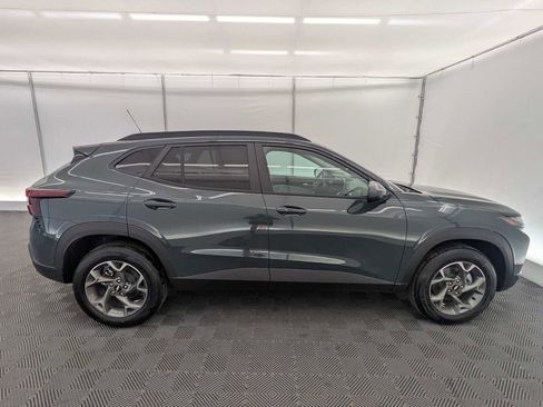 New 2026 Chevrolet Trax LT w/ Driver Confidence Package FWD image 7
