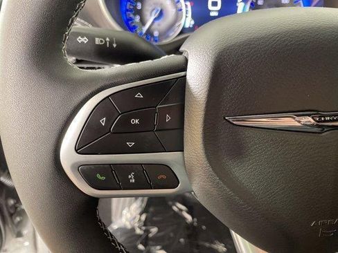 New 2025 Chrysler Pacifica Select image 20