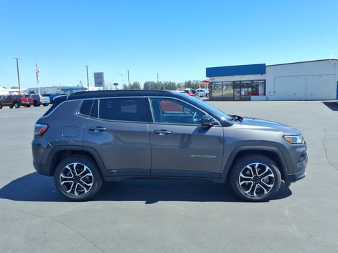 Used 2024 Jeep Compass Limited AWD/4WD image 7