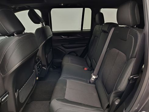 New 2025 Jeep Grand Cherokee Laredo X w/ Luxury Tech Group I image 21