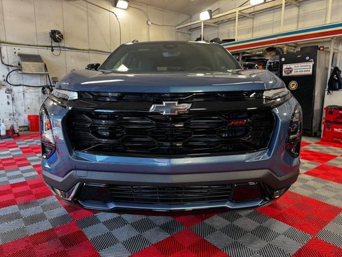 Used 2026 Chevrolet Equinox RS w/ Safety and Technology Package FWD image 2