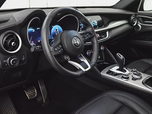 Used 2024 Alfa Romeo Stelvio Ti image 14