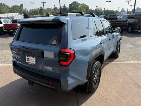Certified 2026 Toyota 4Runner SR5 AWD/4WD image 8