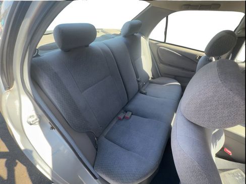 Used 2001 Toyota Corolla LE FWD image 16