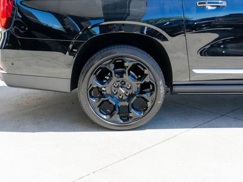 New 2026 GMC Yukon XL Denali w/ Denali Reserve Package AWD/4WD image 36
