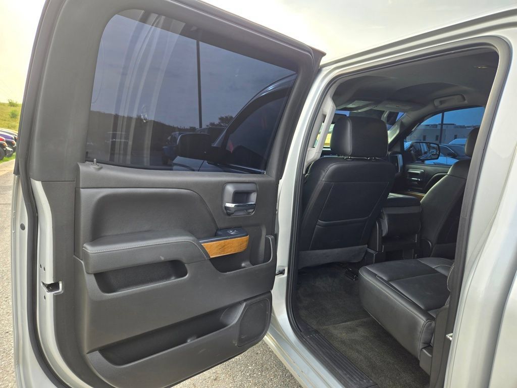 Used 2018 Chevrolet Silverado 1500 LTZ AWD/4WD image 21