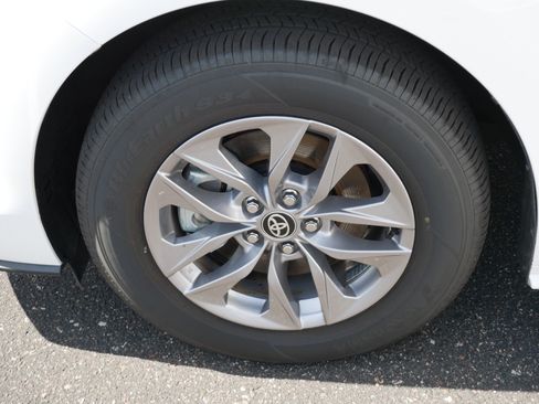 Certified 2026 Toyota Sienna LE FWD image 15