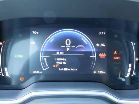 Used 2025 Toyota Corolla XLE image 25