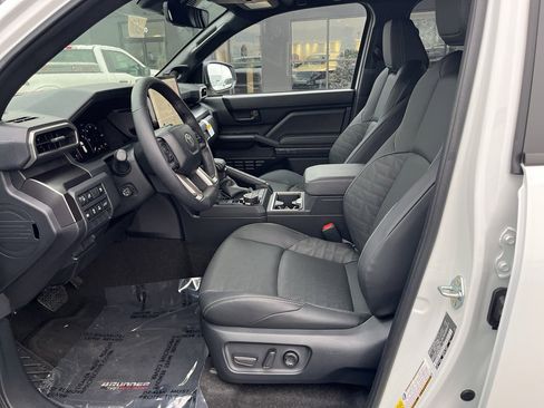 Used 2025 Toyota 4Runner TRD Off-Road Premium image 23