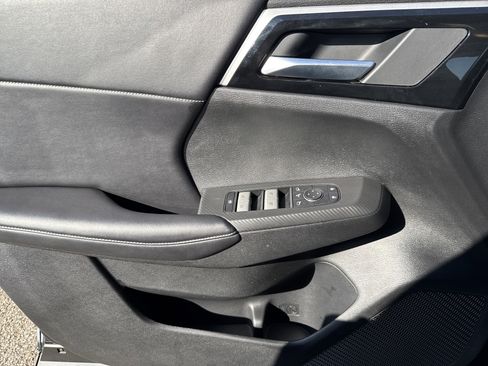 Used 2024 Mitsubishi Outlander SE image 9