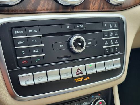 Used 2018 Mercedes-Benz GLA 250 4MATIC image 26