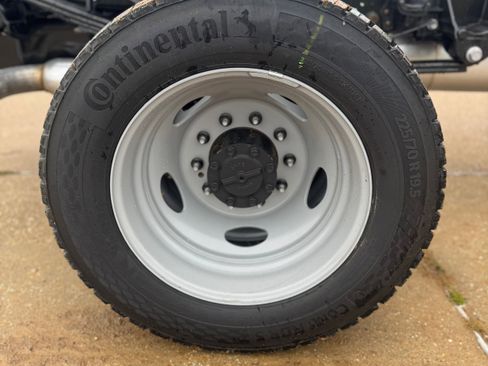 New 2025 Ford F550 4x4 Supercab Super Duty image 54