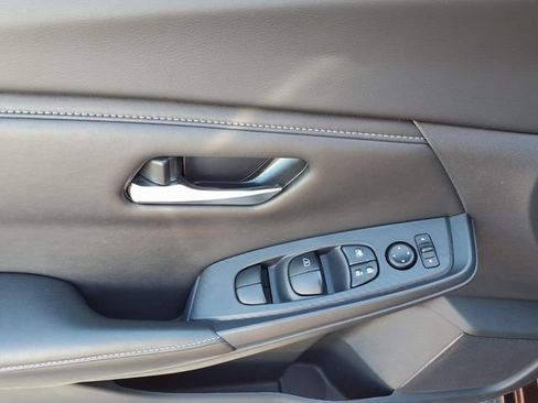 Used 2024 Nissan Sentra SV w/ All-Weather Package FWD image 9
