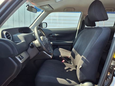 Used 2010 Scion xB image 9