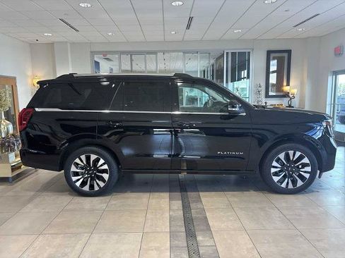 Certified 2025 Ford Expedition Platinum w/ Driver's Package AWD/4WD image 2