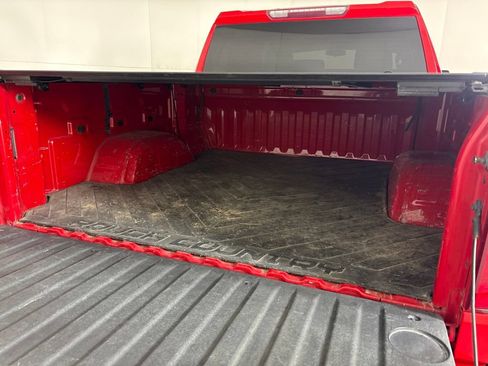 Used 2021 Chevrolet Silverado 1500 LT AWD/4WD image 13