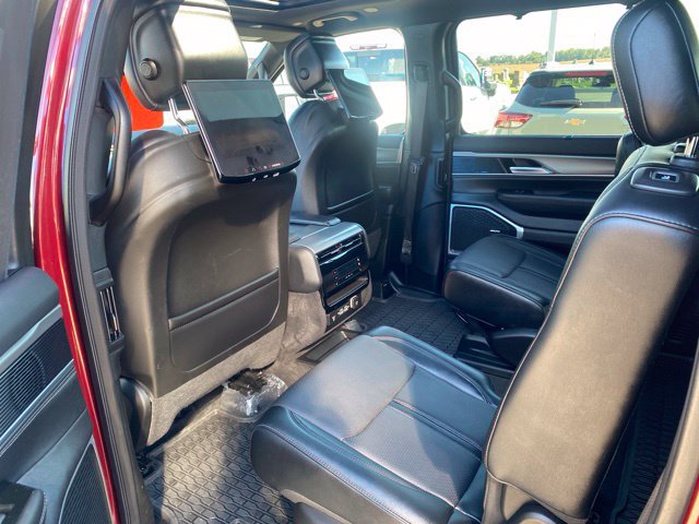 Used 2024 Jeep Wagoneer L Series II w/ Convenience Group I AWD/4WD image 7