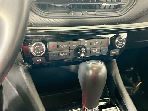 Used 2022 Jeep Compass Altitude w/ Sun and Sound Group image 15