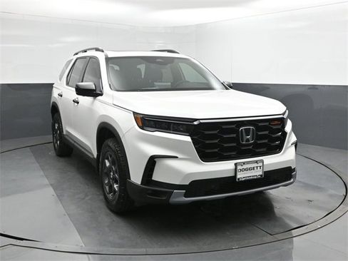 New 2025 Honda Pilot TrailSport image 22