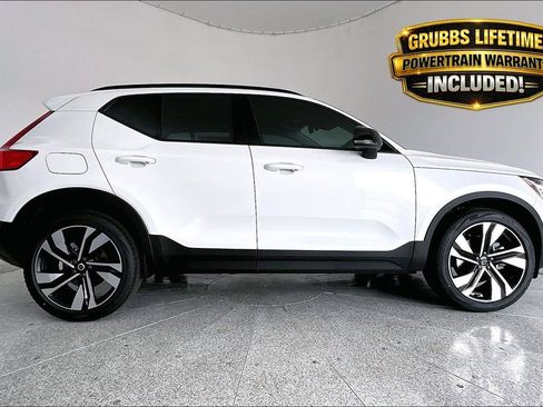 New 2026 Volvo XC40 B5 Plus w/ Protection Package Premier AWD/4WD image 19