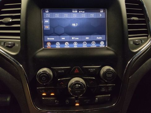 Used 2018 Jeep Grand Cherokee Laredo image 25