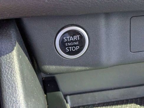 Used 2021 Nissan Rogue SV FWD image 28