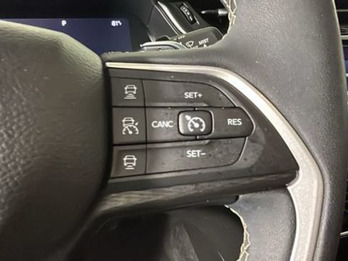Used 2023 Jeep Grand Cherokee L Laredo AWD/4WD image 16