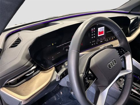 Certified 2025 Audi Q5 Premium w/ Premium Plus AWD/4WD image 9